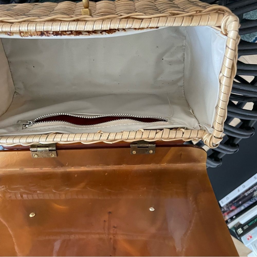 Beautiful Vintage Rattan (looks) handbag      "VINTAGE" - Picture 9 of 14